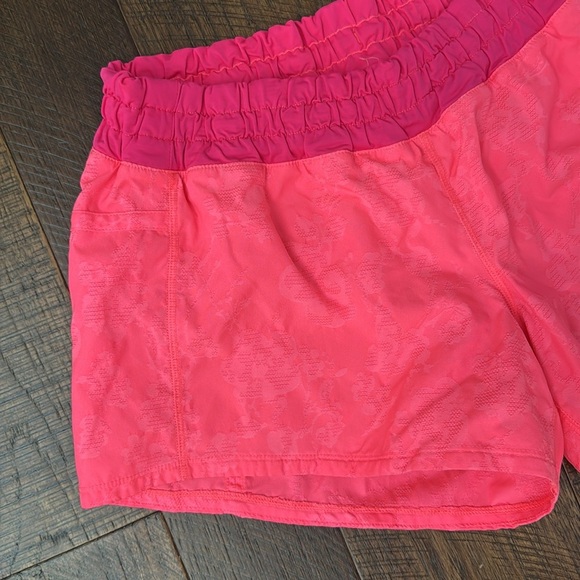 Lululemon Women’s Athletic Shorts in Hot Pink - Picture 3 of 8